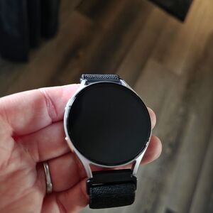 Samsung Galaxy Watch7 Silver Smartwatch with Four Extra Bands